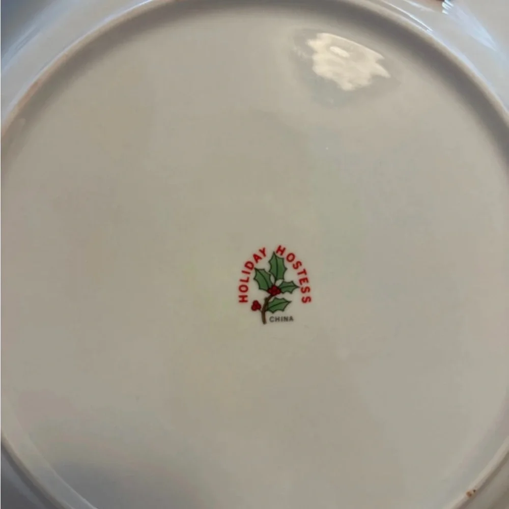 Holiday Hostess Dinnerware